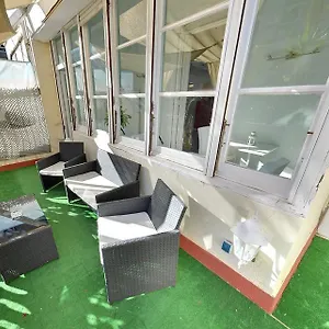  Albergue Des Artistes
