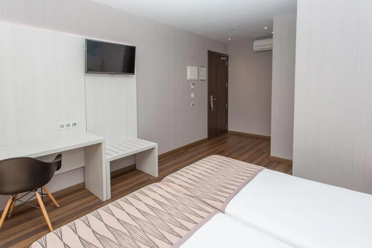 Hostal Operaramblas Barcelona 2*,  España
