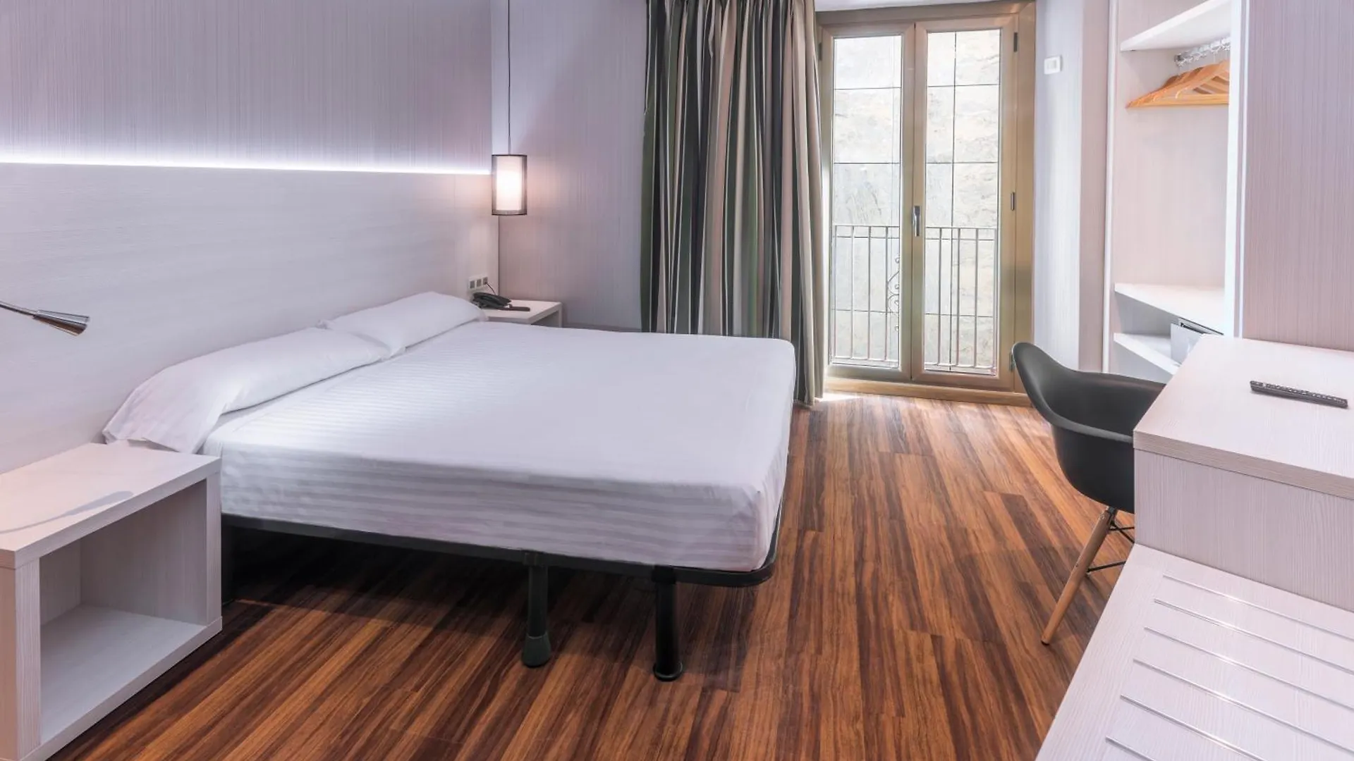 Hostal Operaramblas Barcelona