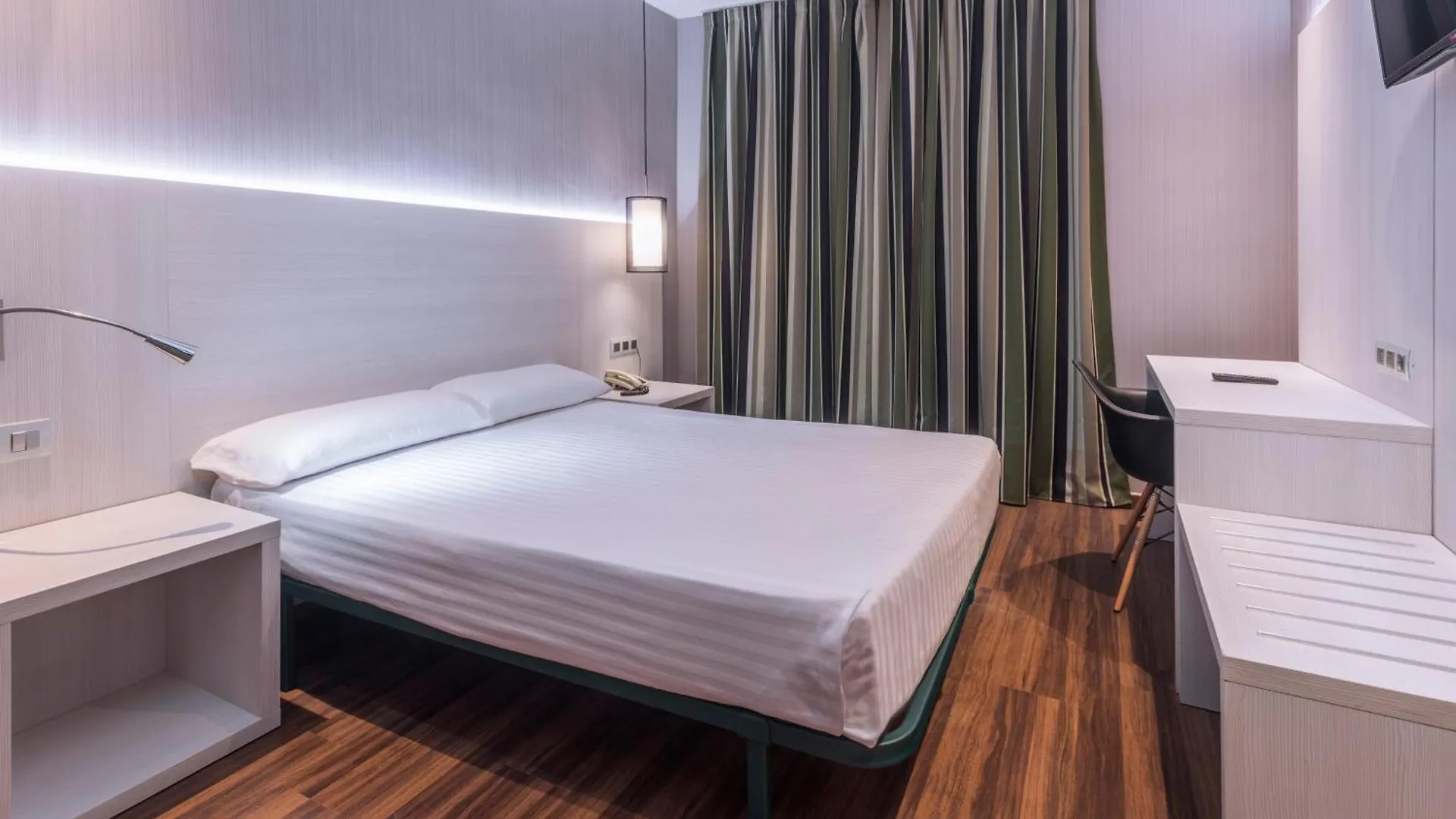 Hostal Operaramblas Barcelona